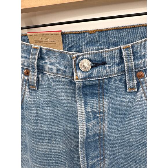 Levi’s 501 Original Cropped Distressed Jeans Button Fly NWT Size 29x26 - Picture 3 of 8